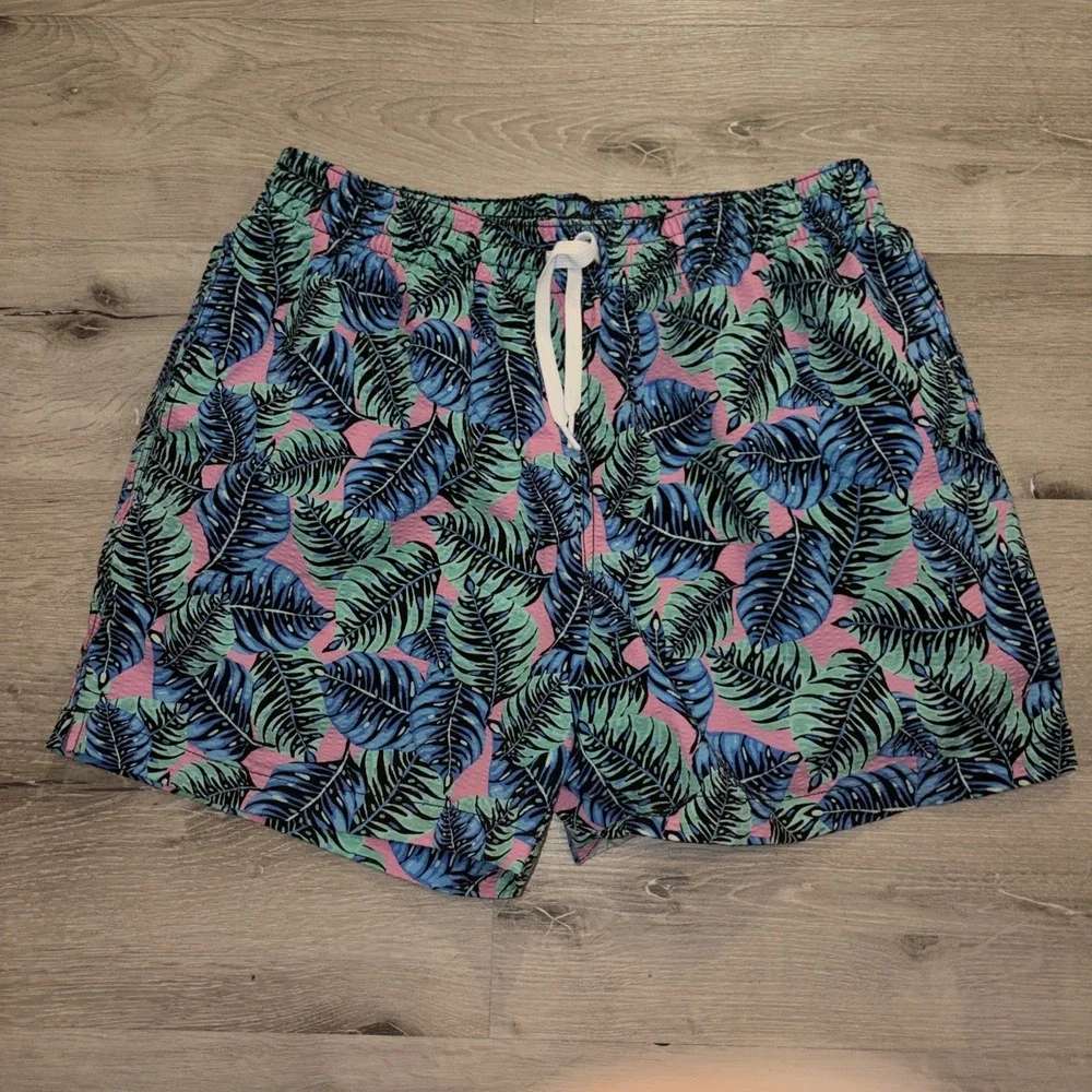 Chubbies Swim Trunks Beach Shorts Leaf Floral Island 5.5 Inseam Multicolor